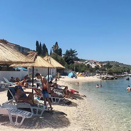 Δωμάτια σε οικογενειακή κατοικία Velikula *